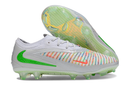 Chuteira Nike Phantom 6 Elite FG - Branco e Verde - EA FC